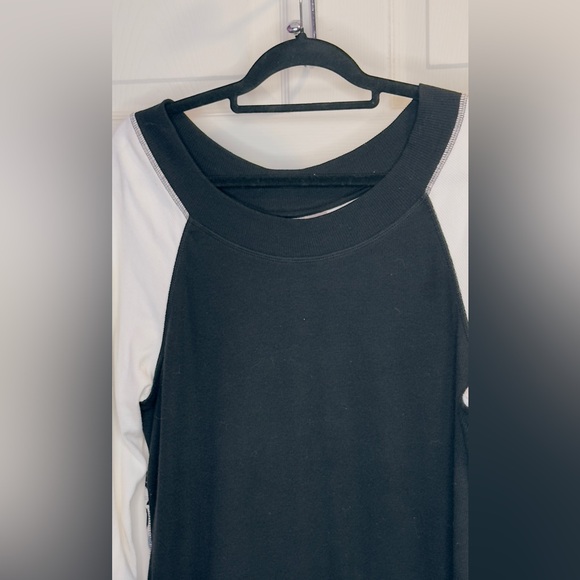 Chico's Monochrome Long Sleeve Top - Picture 2 of 7